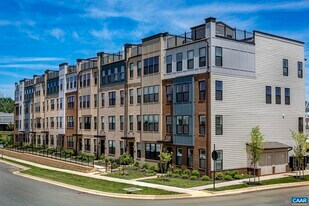 816 Wesley Ln in Charlottesville, VA - Building Photo