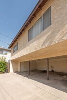 220 N Myers St in Burbank, CA - Building Photo
