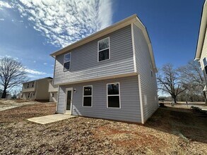 1223 Dodd St in Shelby, NC - Foto de edificio - Building Photo