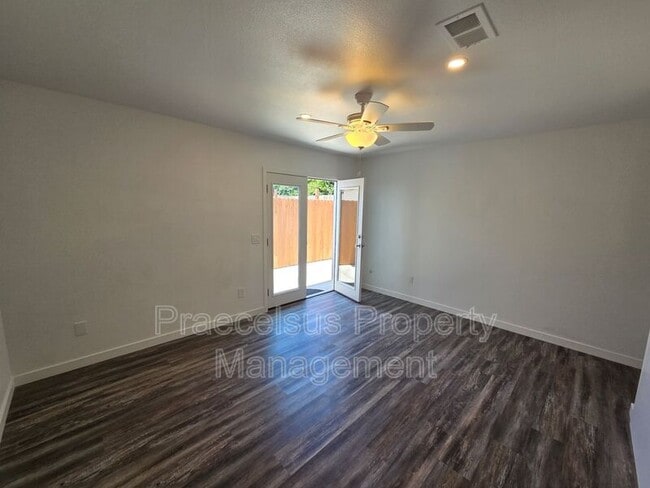 1078 Fuchsia Ln in San Diego, CA - Building Photo - Building Photo