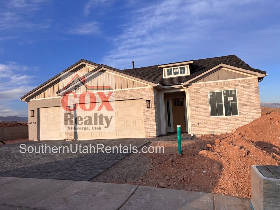 6238 St George in Saint George, UT - Building Photo