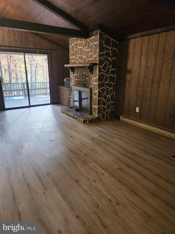 851 Nancy Jack Rd in Gerrardstown, WV - Foto de edificio - Building Photo