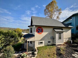 21 Toxaway St in Asheville, NC - Building Photo