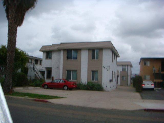 4676 W Point Loma Blvd in San Diego, CA - Foto de edificio