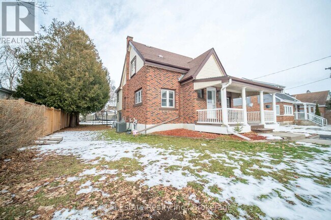 10 Monroe St in Cambridge, ON - Building Photo - Building Photo