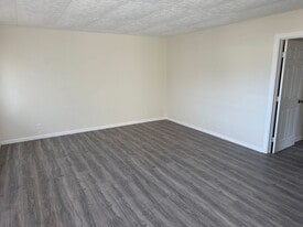 6521 Valley Ave in Inyokern, CA - Building Photo