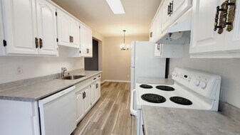 268 Primrose Gardens in Edmonton, AB - Building Photo