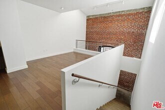 940 E 2nd St in Los Angeles, CA - Foto de edificio - Building Photo