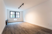 11 Cooper St in New York, NY - Building Photo - Interior Photo