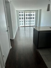 500 Brickell Ave in Miami, FL - Building Photo - Building Photo