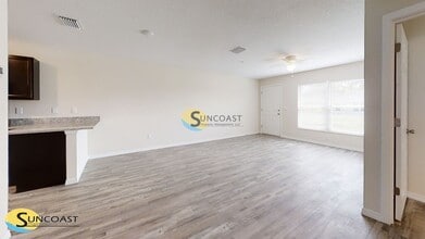 9434 N Manashee Dr in Citrus Springs, FL - Building Photo - Building Photo