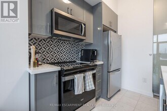 450 Dundas St E in Hamilton, ON - Building Photo - Building Photo