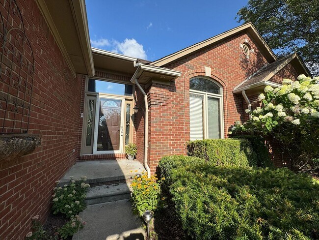 49472 Helmsley Dr in Macomb, MI - Foto de edificio - Building Photo