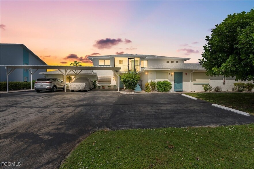 1011 SE 40th St, Unit 5 E in Cape Coral, FL - Building Photo