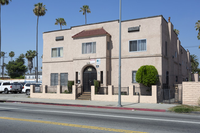 5179 S Western Ave in Los Angeles, CA - Building Photo - Building Photo