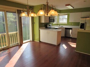 7734 Chatfield Ln in Ellicott City, MD - Building Photo - Building Photo