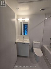 230 Simcoe St in Toronto, ON - Building Photo - Building Photo