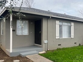 5201-5203 11th Ave in Sacramento, CA - Building Photo