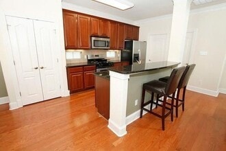 6715 Windrift Way in Austin, TX - Building Photo - Building Photo