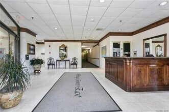 25 Rockledge Ave, Unit 912 in White Plains, NY - Building Photo - Building Photo