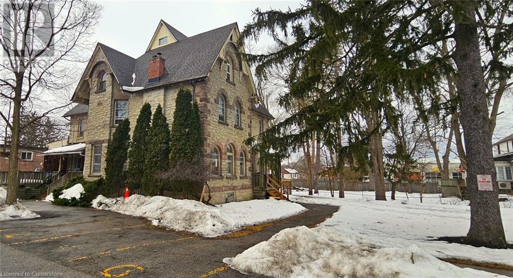 130 Brown St in Cambridge, ON - Building Photo