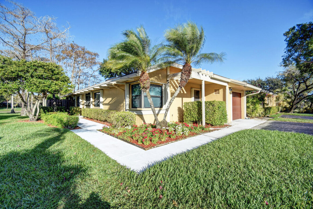 22499 Vistawood Way in Boca Raton, FL - Building Photo