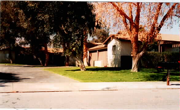 32425 Rancho Vista Dr in Cathedral City, CA - Building Photo