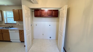 4336 Angela Ct in Albany, NY - Building Photo - Building Photo