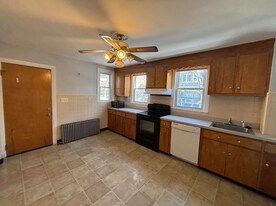 1537 Cambridge St, Unit 1 in Cambridge, MA - Building Photo