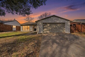 3514 Brookhurst Ln in Arlington, TX - Foto de edificio - Building Photo