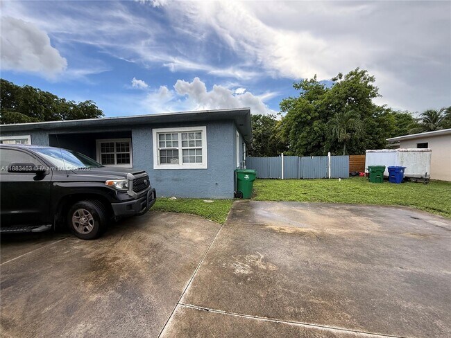 6210 SW 27th St in Miramar, FL - Building Photo - Building Photo