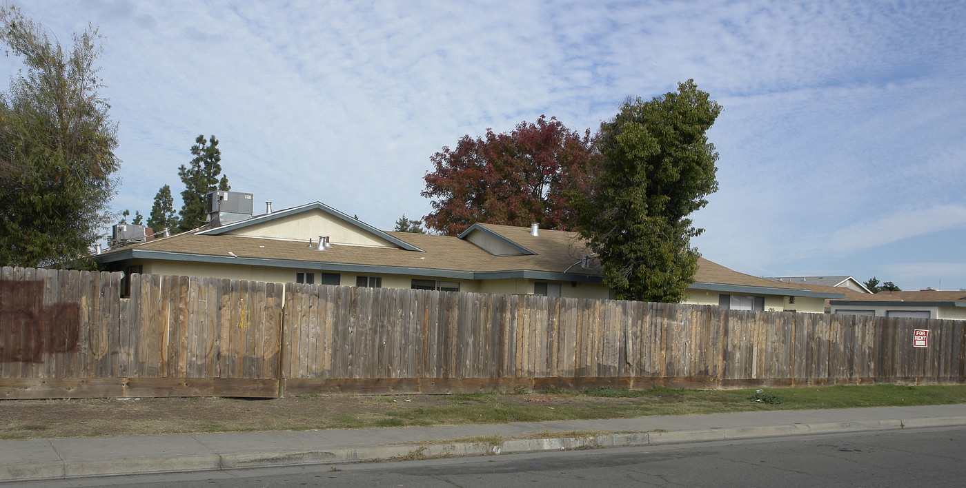 1829 Carter Way in Atwater, CA - Building Photo