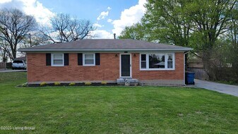 11616 Maple Way in Louisville, KY - Building Photo