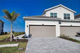 17685 Boracay Ct, Unit 101 in Venice, FL - Building Photo