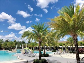7819 NW 104th Ave-Unit -32 in Doral, FL - Foto de edificio - Building Photo