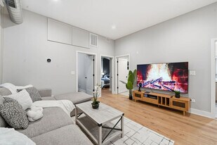 6044 N Winthrop Ave in Chicago, IL - Building Photo