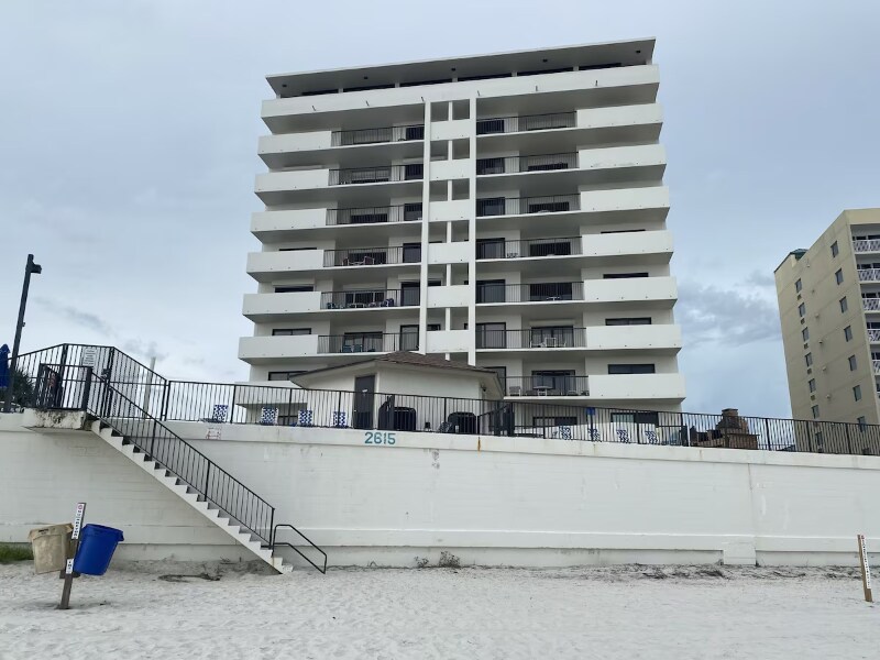 2615 S Atlantic Ave in Daytona Beach, FL - Building Photo