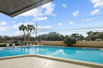 2679 Sabal Springs Cir in Clearwater, FL - Building Photo - Building Photo