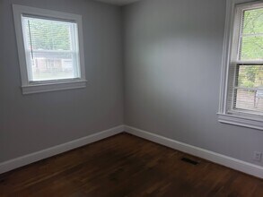 306 Crosby Cir in Greenville, SC - Building Photo - Building Photo