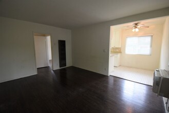 11054 Otsego St, Unit 05 in Los Angeles, CA - Building Photo - Building Photo