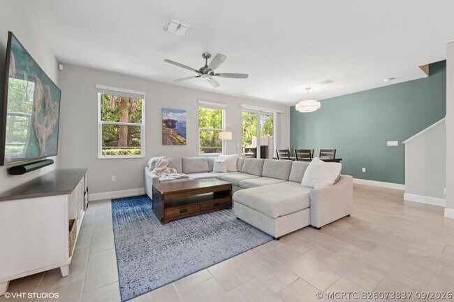 property at 3901 SE Mentmore Ln
