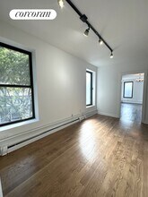 359 W 53rd St in New York, NY - Building Photo - Building Photo
