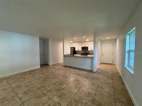 2549 S Mills Ave in Orlando, FL - Building Photo - Building Photo