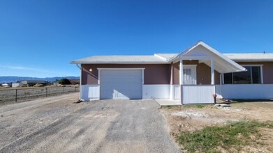 2440 Homestead Rd in Pahrump, NV - Building Photo - Building Photo