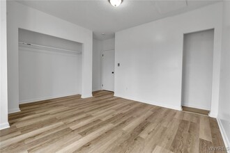 1608 Sweet Home Rd in Buffalo, NY - Building Photo - Building Photo