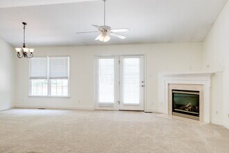 1913 Castle Glen Dr in Richmond, VA - Building Photo - Building Photo