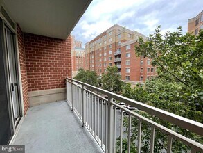 820 N Pollard St in Arlington, VA - Building Photo - Building Photo