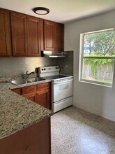 1703 Edgewater Dr in Edgewater, FL - Building Photo - Building Photo