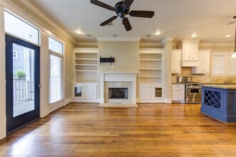 635 W 16th St in Houston, TX - Foto de edificio - Building Photo