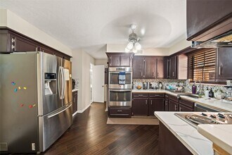 715 Marne Ln in Houston, TX - Building Photo - Building Photo